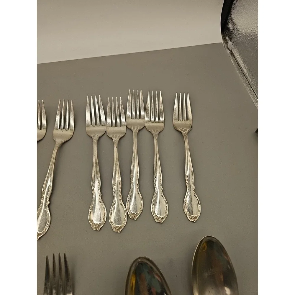 Rogers Stainless Flatware 42 Mixed Pieces‎ Knives Forks Spoons Floral Pattern